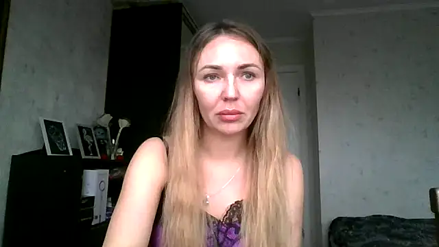 AngelinaLove28 online show from November 22, 2025, 6:56 am