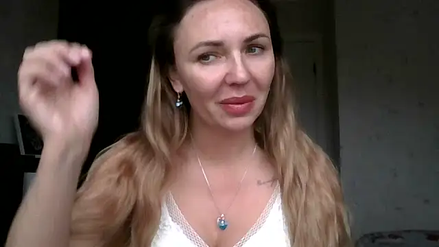 AngelinaLove28 online show from October 26, 2025, 7:31 am