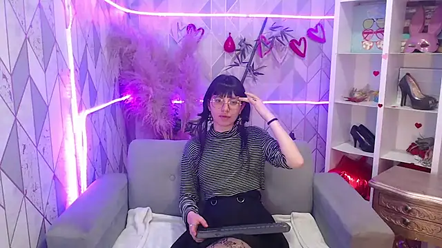 Snapshot of charlottemoonxz chatting on October 10, 2025, 7:04 pm charlottemoonxz online show from October 10, 2025, 7:04 pm