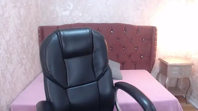 charlottemoonxz online show from February 14, 2025, 5:36 pm