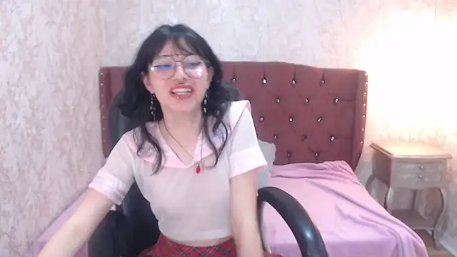 charlottemoonxz online show from February 26, 2025, 3:21 pm