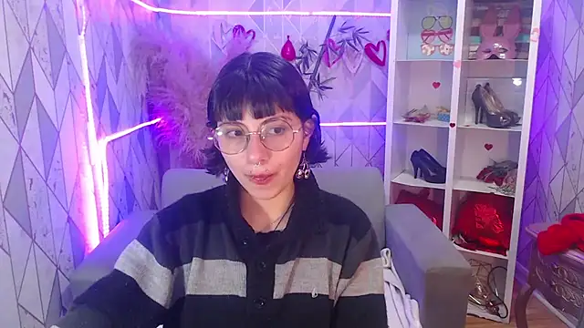 Snapshot of charlottemoonxz chatting on October 17, 2025, 7:59 pm charlottemoonxz online show from October 17, 2025, 7:59 pm