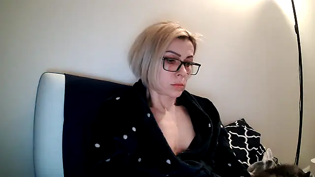 anechka1 online show from February 26, 2025, 2:52 am