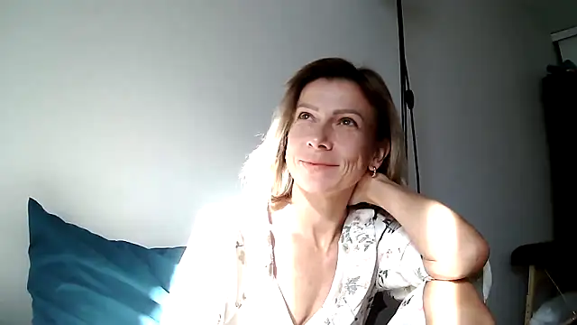 anechka1 online show from November 29, 2025, 4:18 pm