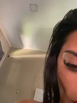 canderodrig777 online show from December 11, 2024, 5:26 pm