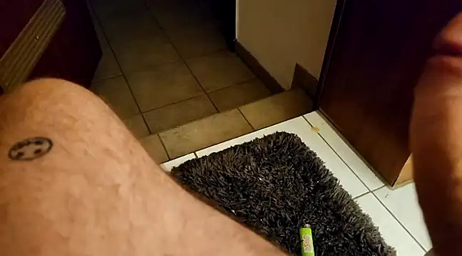 Snapshot of 0815lukas2024 chatting on January 28, 2025, 1:29 am 0815lukas2024 online show from January 28, 2025, 1:29 am