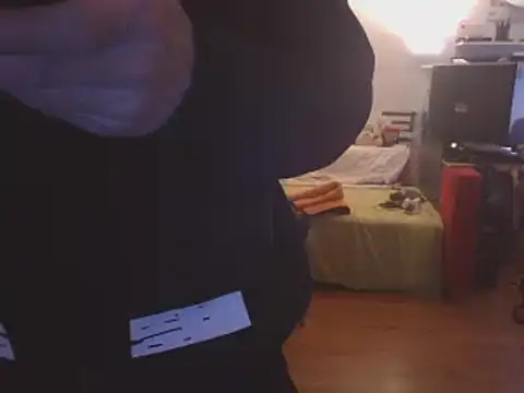 Snapshot of 0815lukas2024 chatting on March 8, 2025, 2:45 am 0815lukas2024 online show from March 8, 2025, 2:45 am