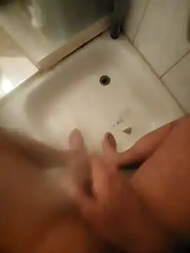 Snapshot of 0815lukas2024 chatting on October 7, 2025, 9:21 am 0815lukas2024 online show from October 7, 2025, 9:21 am