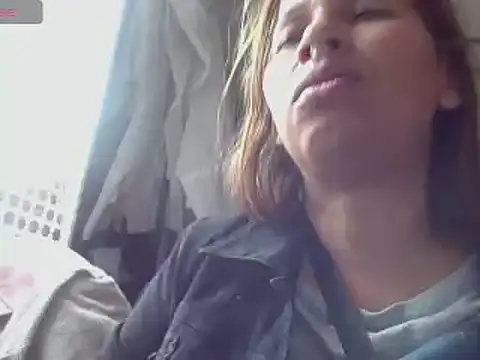 Snapshot of CaroMasha chatting on December 27, 2024, 8:07 pm CaroMasha online show from December 27, 2024, 8:07 pm