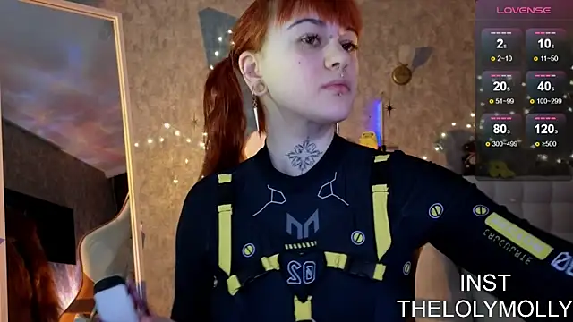 LolyMolli online show from April 4, 2026, 10:11 am