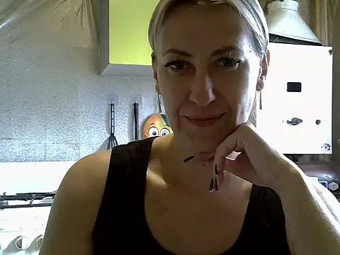 Snapshot of AshleyXHoney chatting on September 18, 2025, 7:00 am AshleyXHoney online show from September 18, 2025, 7:00 am