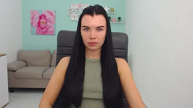 MadisonGomes online show from March 12, 2025, 9:55 am