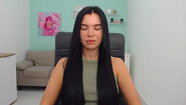 MadisonGomes online show from February 9, 2025, 12:08 pm