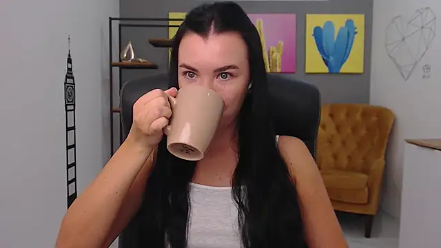 MadisonGomes online show from October 22, 2025, 7:19 am