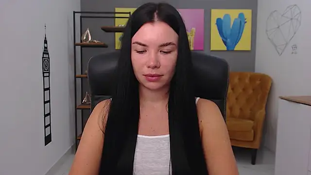 MadisonGomes online show from October 24, 2025, 8:02 am