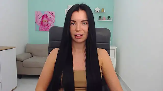 MadisonGomes online show from February 4, 2025, 9:28 am