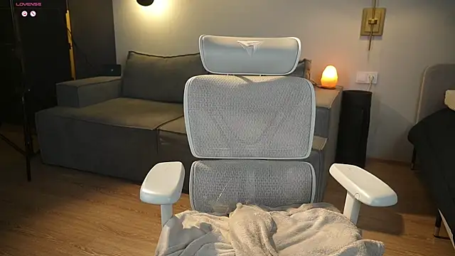 milablum777 online show from January 8, 2025, 10:16 pm