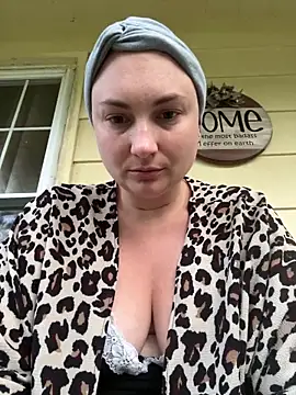 Snapshot of MilfyMrsRobinson chatting on May 26, 2026, 11:58 pm MilfyMrsRobinson online show from May 26, 2026, 11:58 pm