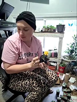 Snapshot of MilfyMrsRobinson chatting on May 11, 2026, 8:28 pm MilfyMrsRobinson online show from May 11, 2026, 8:28 pm