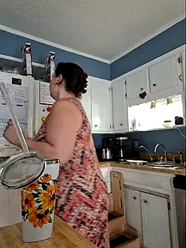 Snapshot of MilfyMrsRobinson chatting on October 7, 2025, 1:45 pm MilfyMrsRobinson online show from October 7, 2025, 1:45 pm