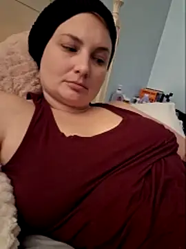 Snapshot of MilfyMrsRobinson chatting on February 12, 2026, 12:54 am MilfyMrsRobinson online show from February 12, 2026, 12:54 am