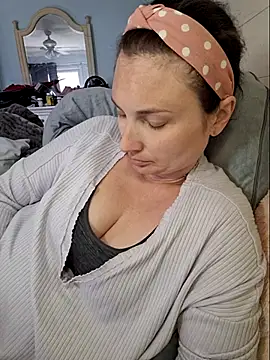 MilfyMrsRobinson online show from March 12, 2025, 3:40 pm