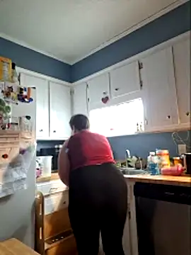 Snapshot of MilfyMrsRobinson chatting on February 11, 2026, 12:32 am MilfyMrsRobinson online show from February 11, 2026, 12:32 am