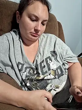 Snapshot of MilfyMrsRobinson chatting on October 9, 2025, 12:06 pm MilfyMrsRobinson online show from October 9, 2025, 12:06 pm