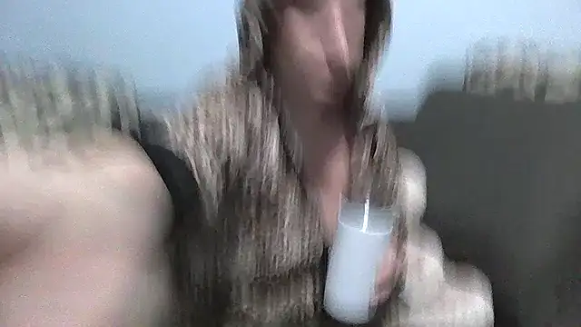 Snapshot of MilfyMrsRobinson chatting on February 23, 2026, 12:28 pm MilfyMrsRobinson online show from February 23, 2026, 12:28 pm