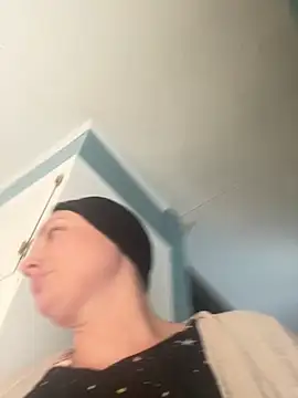 Snapshot of MilfyMrsRobinson chatting on February 2, 2026, 12:48 pm MilfyMrsRobinson online show from February 2, 2026, 12:48 pm