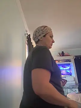 Snapshot of MilfyMrsRobinson chatting on February 10, 2026, 12:26 pm MilfyMrsRobinson online show from February 10, 2026, 12:26 pm