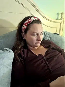 MilfyMrsRobinson online show from March 7, 2025, 9:48 pm