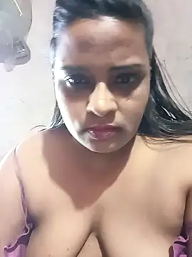 Snapshot of Love_Jenny chatting on February 22, 2025, 7:01 am Love Jenny online show from February 22, 2025, 7:01 am