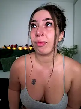 Snapshot of KimArts chatting on October 1, 2025, 3:49 pm KimArts online show from October 1, 2025, 3:49 pm