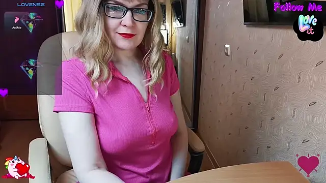 Snapshot of MyLadySkyLuck chatting on March 8, 2025, 10:00 am MyLadySkyLuck online show from March 8, 2025, 10:00 am