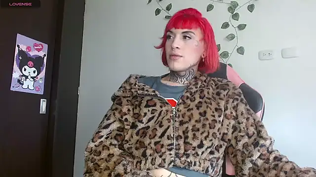 charlotbelucci  online show from April 7, 2026, 5:15 pm