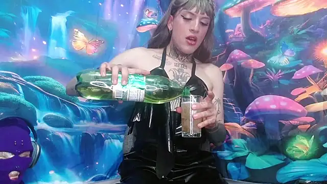 Snapshot of charlotbelucci_ chatting on January 25, 2025, 12:06 am charlotbelucci online show from January 25, 2025, 12:06 am