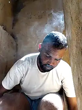 Snapshot of ListedLoin chatting on October 6, 2025, 10:38 am ListedLoin online show from October 6, 2025, 10:38 am