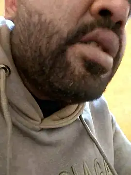 Snapshot of ListedLoin chatting on January 17, 2026, 8:07 am ListedLoin online show from January 17, 2026, 8:07 am