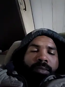 Snapshot of ListedLoin chatting on February 6, 2026, 10:50 pm ListedLoin online show from February 6, 2026, 10:50 pm