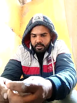 ListedLoin online show from February 9, 2025, 9:26 am