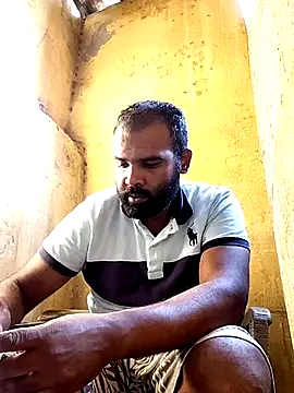 Snapshot of ListedLoin chatting on November 12, 2025, 12:31 pm ListedLoin online show from November 12, 2025, 12:31 pm