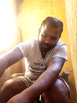 Snapshot of ListedLoin chatting on November 14, 2025, 12:42 pm ListedLoin online show from November 14, 2025, 12:42 pm