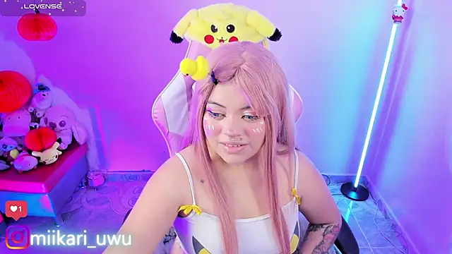 Snapshot of Ahri_Elderwood chatting on October 7, 2025, 3:40 am Ahri Elderwood online show from October 7, 2025, 3:40 am