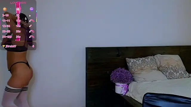 JessicaCartier online show from April 4, 2026, 4:41 am