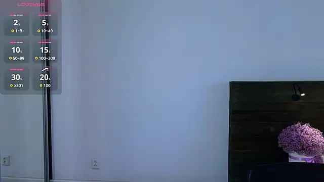 JessicaCartier online show from April 17, 2026, 4:48 am