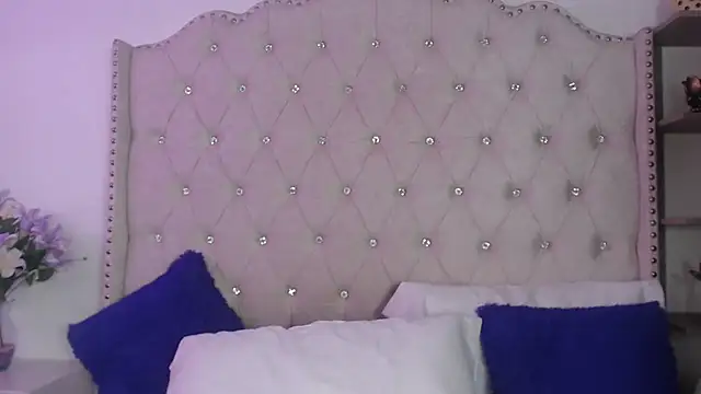 Abril Squirt online show from July 30, 2026, 9:36 pm