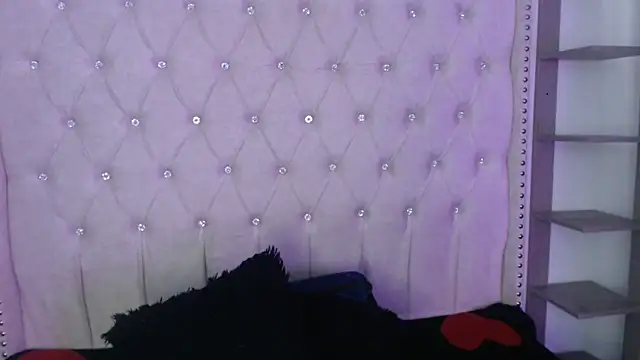 Snapshot of Abril_Squirt chatting on October 17, 2025, 7:59 pm Abril Squirt online show from October 17, 2025, 7:59 pm