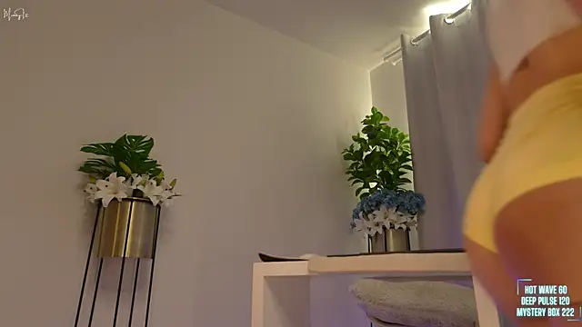 mimmyfit1 online show from April 2, 2026, 7:31 pm