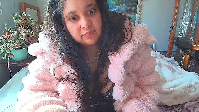MelanieFawker online show from March 4, 2025, 6:07 pm